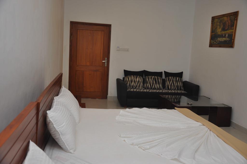 Aarya Hotel Pinnawala (Kegalle) Room photo