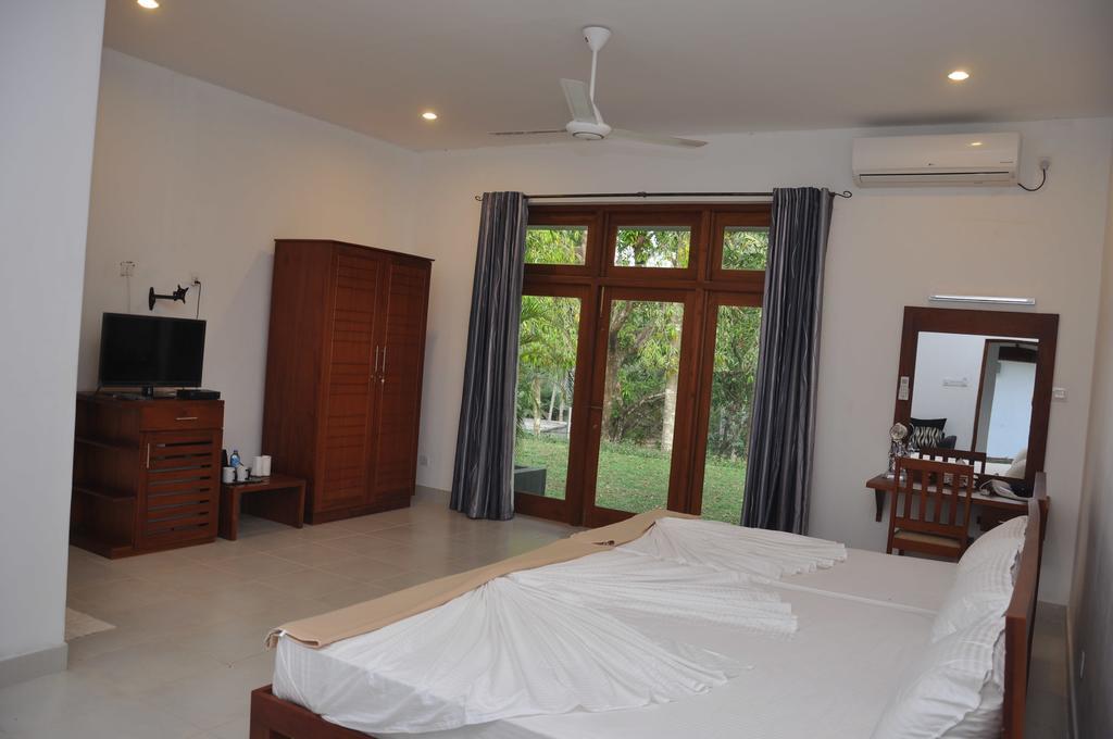 Aarya Hotel Pinnawala (Kegalle) Room photo