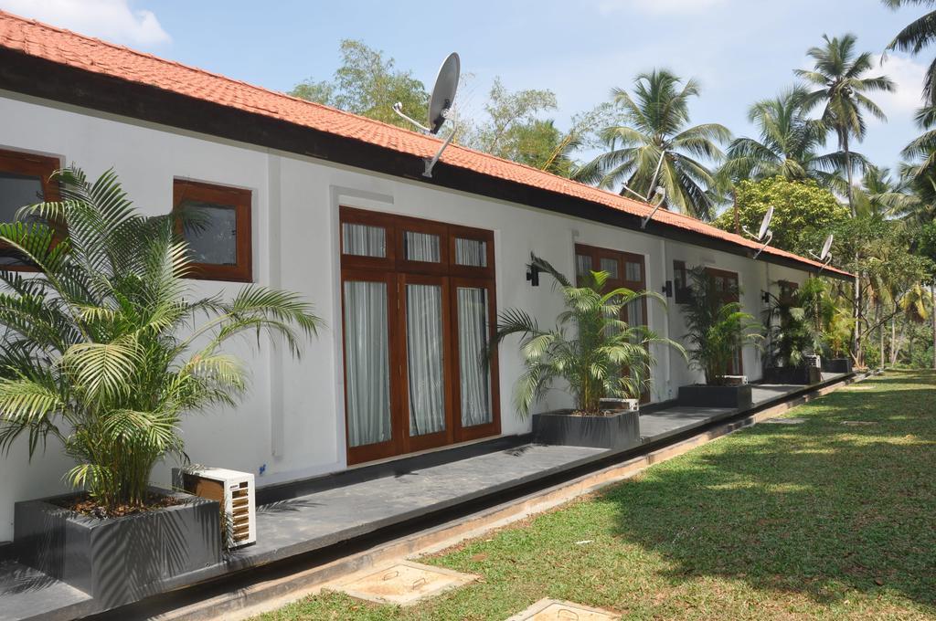 Aarya Hotel Pinnawala (Kegalle) Exterior photo